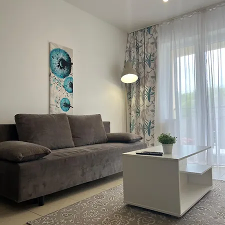 Sikorskiego 200 M Od Plazy Колобжег